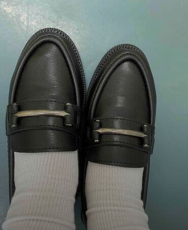 Ölçü: 40, rəng - Qara, Yeni