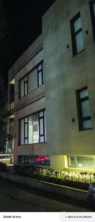 yevlax makler: Salam abyekt 3 mərtəbə hər mertebede tualet hamam var otaqlara bölünüb — 2