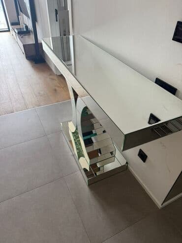 divar stolu: Divardan masa, Açılmayan, Şüşə, Dördbucaq masa — 2