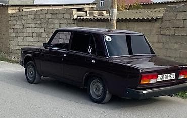 VAZ 2107 sedan - Kuzov: 4 qapılı sedan, tünd bənövşəyi (şabalıdı)