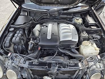 Mercedes-Benz E-Class: 2.2 l | 2000 il Sedan — 10