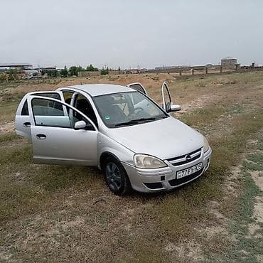 Opel Corsa C, 5 qapılı hetçbek, gümüşü rəng. - Sürətli və qənaətcil — 7