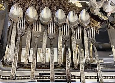 Melxior 5 ədəd çəngəl, 6 ədəd qaşıq dəst. Qiyməti: Dəst 40 azn Ölçü lalafo.az -da Melxior 5 ədəd çəngəl, 6 ədəd qaşıq dəst. Qiyməti: Dəst 40 azn Ölçü