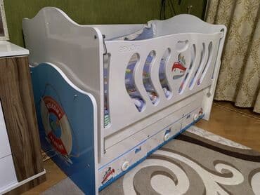 матрас двуспальный: Для мальчика, Б/у, Колыбель, С матрасом, С механизмом качания — 1