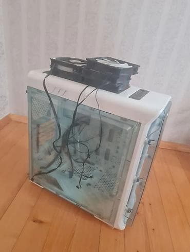 hard disk: Korpus Gamemax starlight w rgb - Korpus tipi: Mid Tower - Ön və yan — 1