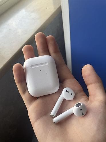 apple macbook: Airpods nəsil 2 : model A2032 / A2031 orta veziyyetdedir - Rəng: ağ - — 1