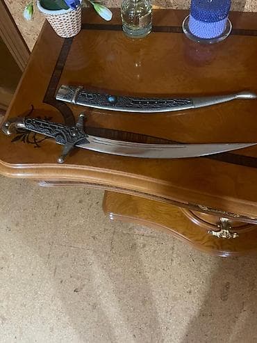 Dekorativ şərq üslublu qılınc və qın dəsti - Əyri bıçaqlı, klassik