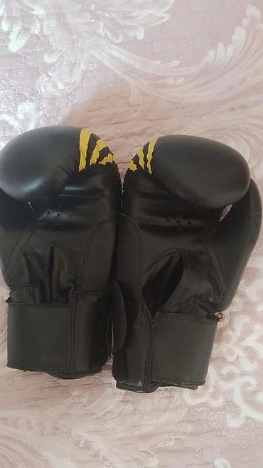 boks sekilleri: Adidas boks əlcəkləri - Rəng: qara, sarı zolaqlı klassik Adidas — 2