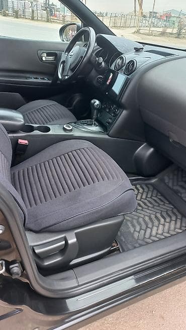 nissan r34: Nissan Qashqai: 2 l | 2007 il — 8