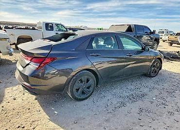 masin səkilləri: Hyundai Elantra, qara rəng, sedan kuzov. Əsas xüsusiyyətlər: - — 7
