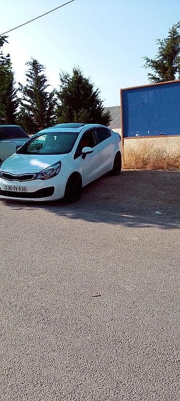 masin hunday: Kia Rio: 1.4 l | 2012 il Sedan — 3