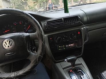 sukan satisi: Volkswagen Passat: 1.8 l | 1988 il Sedan — 8