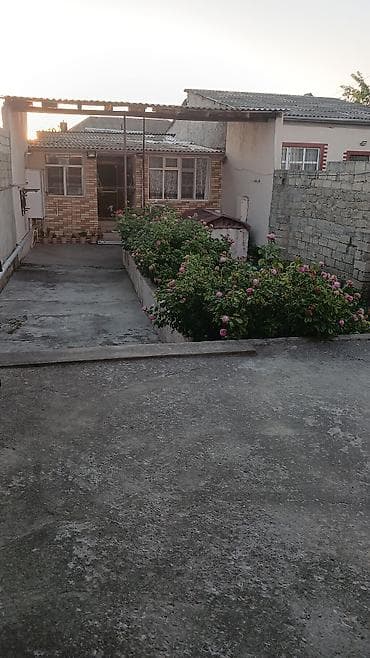 ev: Sabunçu qesebesi şeher şossesinde yeni 311 sayili mektebe yaxin 4 5 — 2