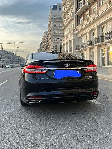 ford focus 2011: Ford Fusion Platinum – qara rəng, sedan, yüksək komplektasiya. Əsas — 3