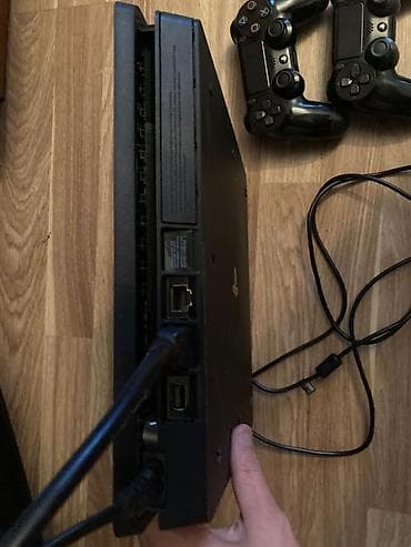 nintendo switch 2. el: PLAYSTATION 4 Slim 1 TB, Proşivkalıdır. Əla vəziyyətdədir. 2018-ci il — 4