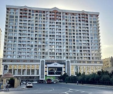 Xətai metrosu Afiəddin Cəlilov küçəsində 18 mərtəbəli Park Azure