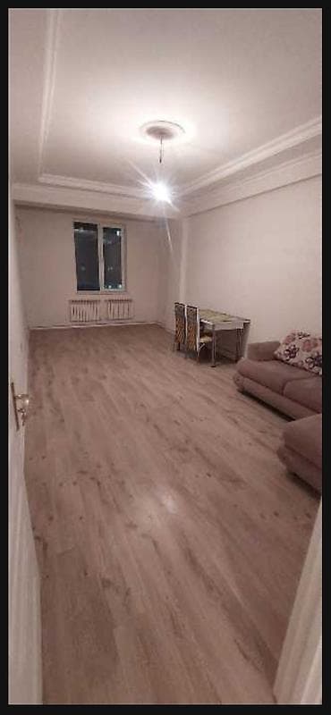 Kirayə üçün geniş və işıqlı 2 otaq (zal + yataq otağı). - Zal: Uzun