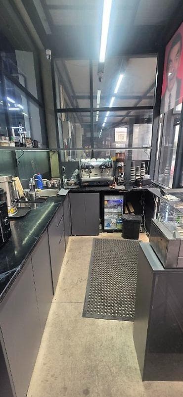 Moyka avadanlığı: Sumqayıt şəhəri. 10 cu mkr. Hazır işlək kofe shop. Hərəkət — 2