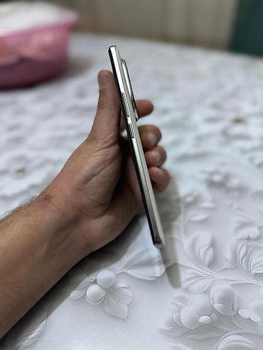 redmi 8 a 32: Honor 200 Pro, rəng - Boz — 4