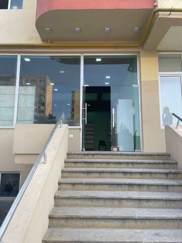 xacmaz obyekt: Yeni Günəşlidə V massivində yerləşən ümumi sahəsi 160 kv,m olan,obyekt — 3