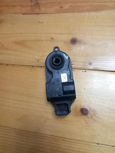 Yağlar və avtokimyəvi maddələr: Məhsul: Avtomobil üçün yan işıq dəsti və plastik montaj kronşteynləri — 4