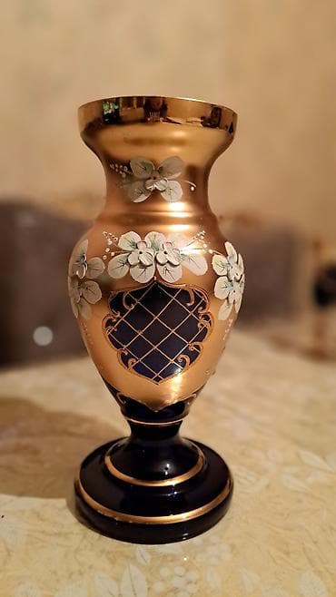 Bir vaza, Xrustal lalafo.az -da Bir vaza, Xrustal