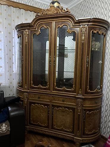 Manekenlər: Şüşəli dolab vitrini, İşlənmiş, Ünvandan götürmə — 1