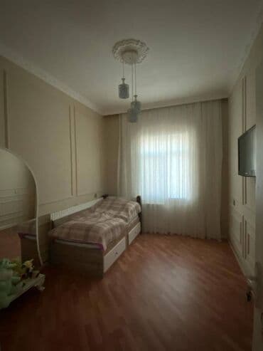 qaracuxurda ev: 200 kv. m, 4 otaqlı, Kombi, Kanalizasiya, İşıq — 7