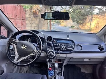 cvt: Honda Insight Hybrid, boz rəng, liftbek kuzov. - Güc qurğusu — 5
