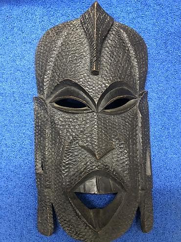 wokali qizil maska: Винтажная маска — 1