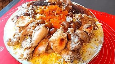 Plov temiz ev şəraitində hazirlayiram. istenilem qovurma ile. Turşu