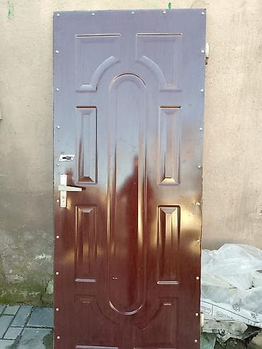 *Roya*. Kod : 6413 SeF qapi satilir Cercivesi yoxdur Olcu