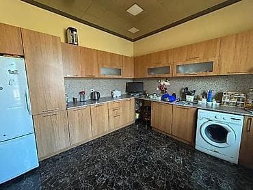 qax heyet evi: 8-ci kilometr 4 otaqlı, 156 kv. m, Kredit yoxdur, Orta təmir — 5