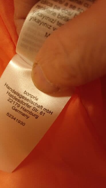 sarı rəngli kişi gödəkçəsi: Kurtka,proizvodstvo Germanii.novaya,ocen krasivaya i modnaya.razmer — 2