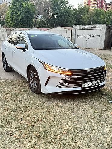 BYD destroyer (sedan) – ağ rəng Xarici dizayn: - Aerodinamik sedan