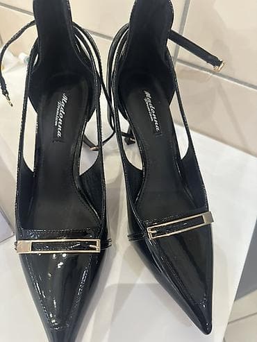 женские классические туфли на танкетке: Qadın klassik ayaqqabıları – qara laklı, iti burunlu, incə hündürdaban — 5