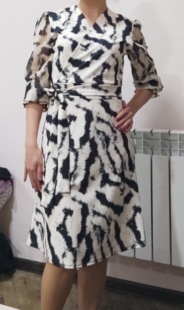 Yenidir. Heç bir dəfə də geyilməyib. Türkiyə istehsalı