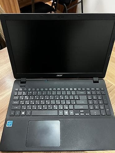 Acer noutbuk - Ekran: 15.6" (mat panel), üst çərçivədə veb‑kamera -