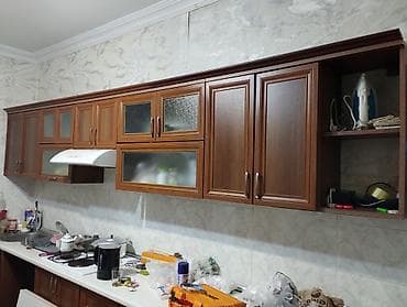 2 ci el kuxna mebeli: Mətbəx mebel dəsti – yenisini yığılır deyə satılır. 4 metr uzunluğunda — 1