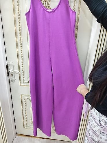 Bənövşəyi rəngli qadın kombinezon - Model: geniş kəsimli, palazzo