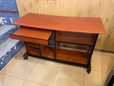 esensiya nədir: Düz masa, Polkalı, Siyirməli, Türkiyə, Sadə laminat, Zəmanətsiz, Kredit yoxdur — 2