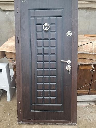 ev eşyaları: Məhsul: ALTIN Çelik Kapı - Material: tam polad konstruksiya, möhkəm — 2
