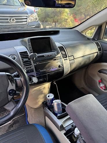 prius qanad: Toyota Prius (2-ci nəsil) – mavi rəng, hibrid hatchback — 9