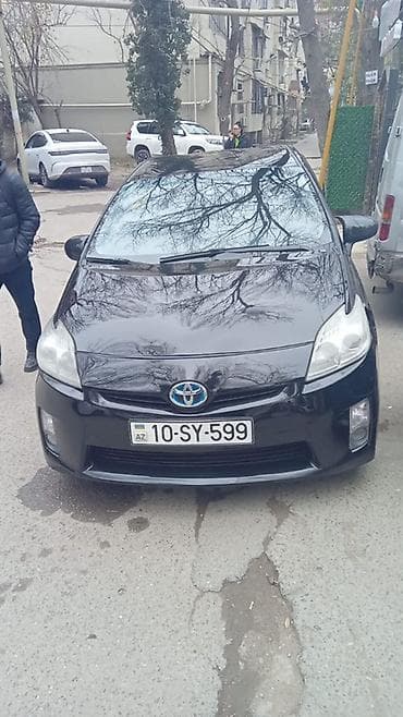 prius yarasa: Toyota Prius: 1.8 l | Hetçbek — 4