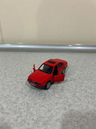 modelka masin satisi: Ağ rəngli sedan oyuncaq maşın modeli - Material: möhkəm plastik — 8