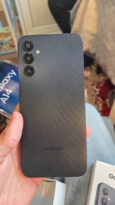 samsung a15 ekran: Samsung Galaxy A14, 128 GB, rəng - Qara, Barmaq izi, Face ID — 2