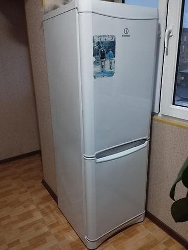 İşlənmiş 2 qapılı Indesit Soyuducu Satılır, rəng - Ağ, Dolab içi lalafo.az -da İşlənmiş 2 qapılı Indesit Soyuducu Satılır, rəng - Ağ, Dolab içi