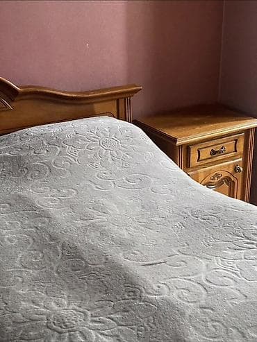 dola: Klassik üslubda massiv ağacdan yataq otağı dəsti Komplekt: - 2 — 4