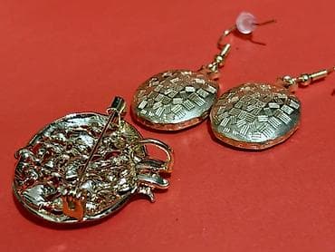 gizil sirga: Nar temalı zərgərlik dəsti - Tərkib: 1 ədəd nar formalı brosa və 1 — 4