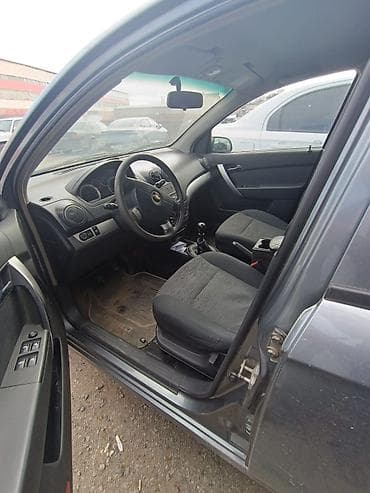 Chevrolet: Chevrolet Aveo sedan - Kuzov: 4 qapılı sedan, boz (metallik) rəng - — 3